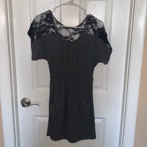 Gray dress with black lace, with pockets
